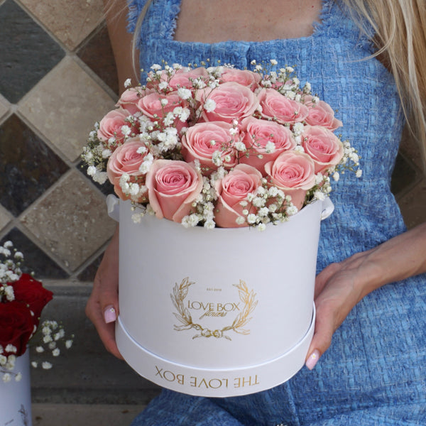 Fresh Roses & Baby Breath in Medium Box