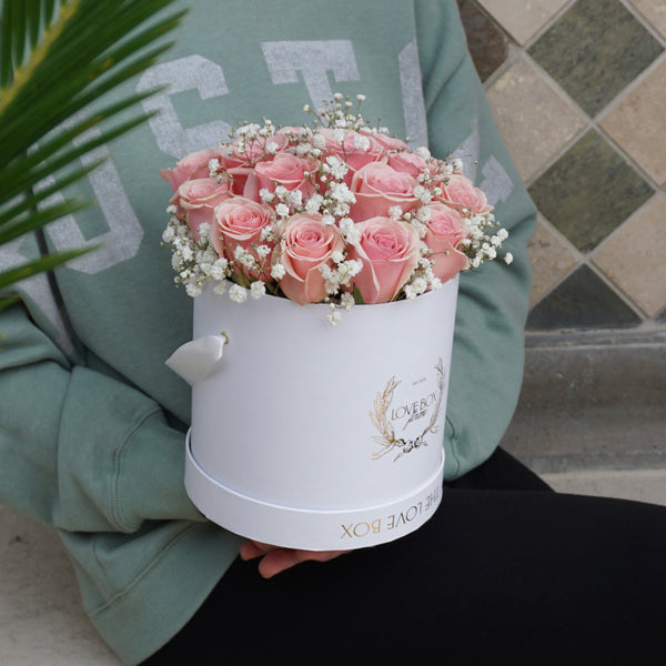 Fresh Roses & Baby Breath in Medium Box